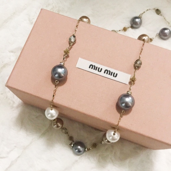 Jewelry - Beautiful fashion pearl necklace